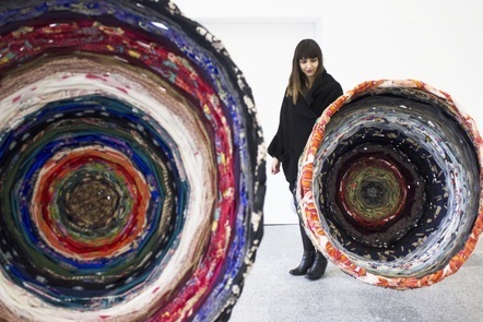 Künstlerin Muriel Gallardo und ihre textile Skulpturen