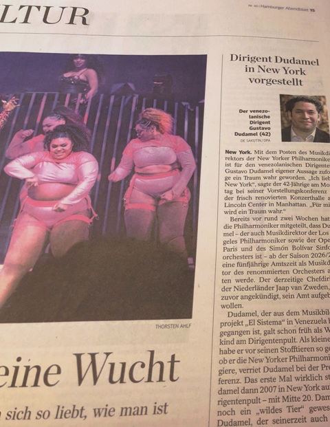 Gustavo Dudamel im Hamburger Abendblatt. Gustavo Dudamel en un periódico hamburgués